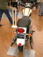 Preview of:
intermot0409.jpg
450 x 600 JPEG-compressed image
(57,811 bytes)