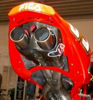 Preview of: 
intermot0411.jpg 
562 x 600 JPEG-compressed image 
(69,436 bytes)