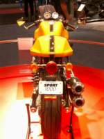 Preview of: 
intermot0415.jpg 
450 x 600 JPEG-compressed image 
(58,764 bytes)