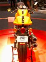 Preview of:
intermot0415.jpg
450 x 600 JPEG-compressed image
(58,764 bytes)