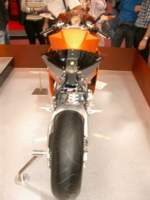 Preview of: 
intermot0423.jpg 
450 x 600 JPEG-compressed image 
(50,885 bytes)