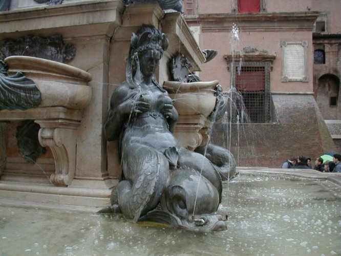 bologna12.jpg 
666 x 500 JPEG-compressed image 
(73,908 bytes)