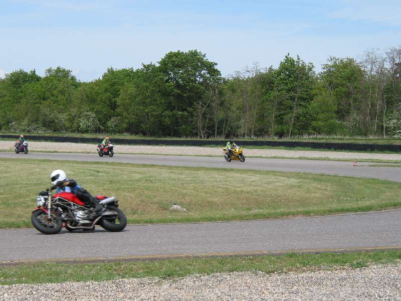 ADRScholle02.jpg 
800 x 600 JPEG-compressed image 
(80,748 bytes)