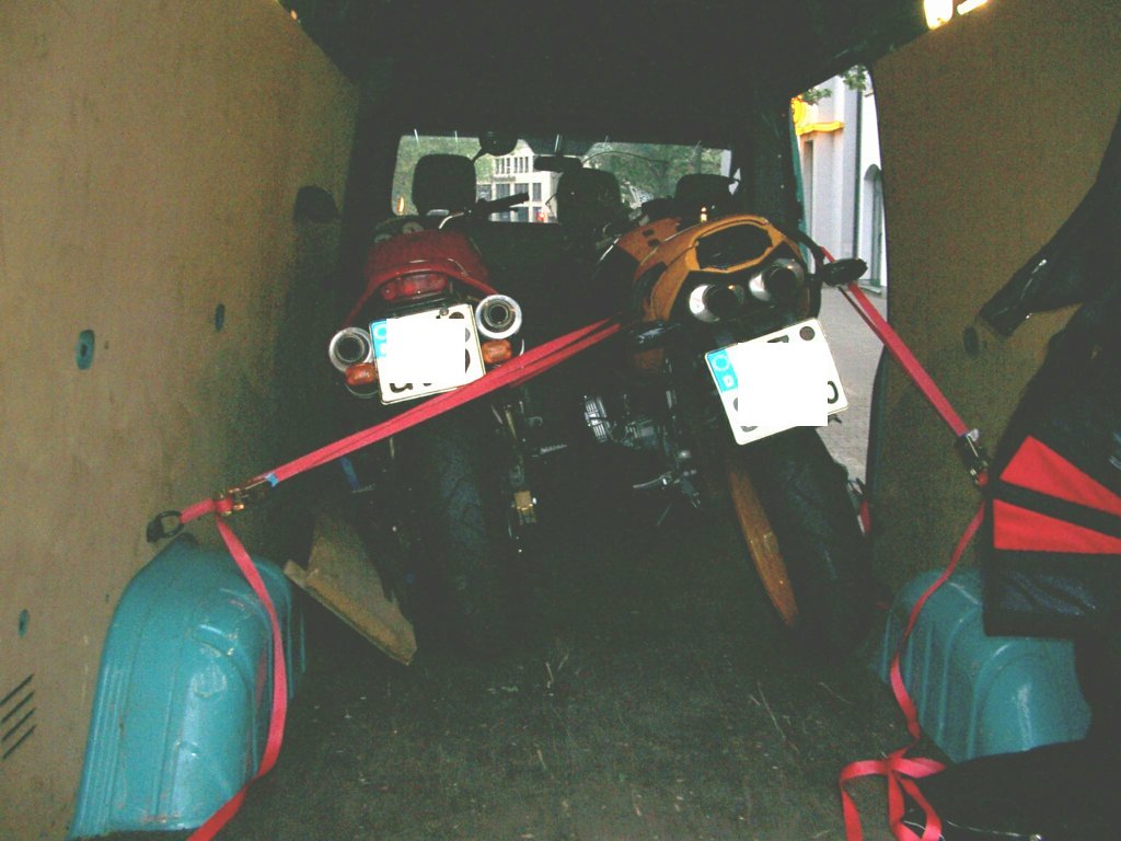 Adr01.jpg 
1,024 x 768 JPEG-compressed image 
(114,566 bytes)