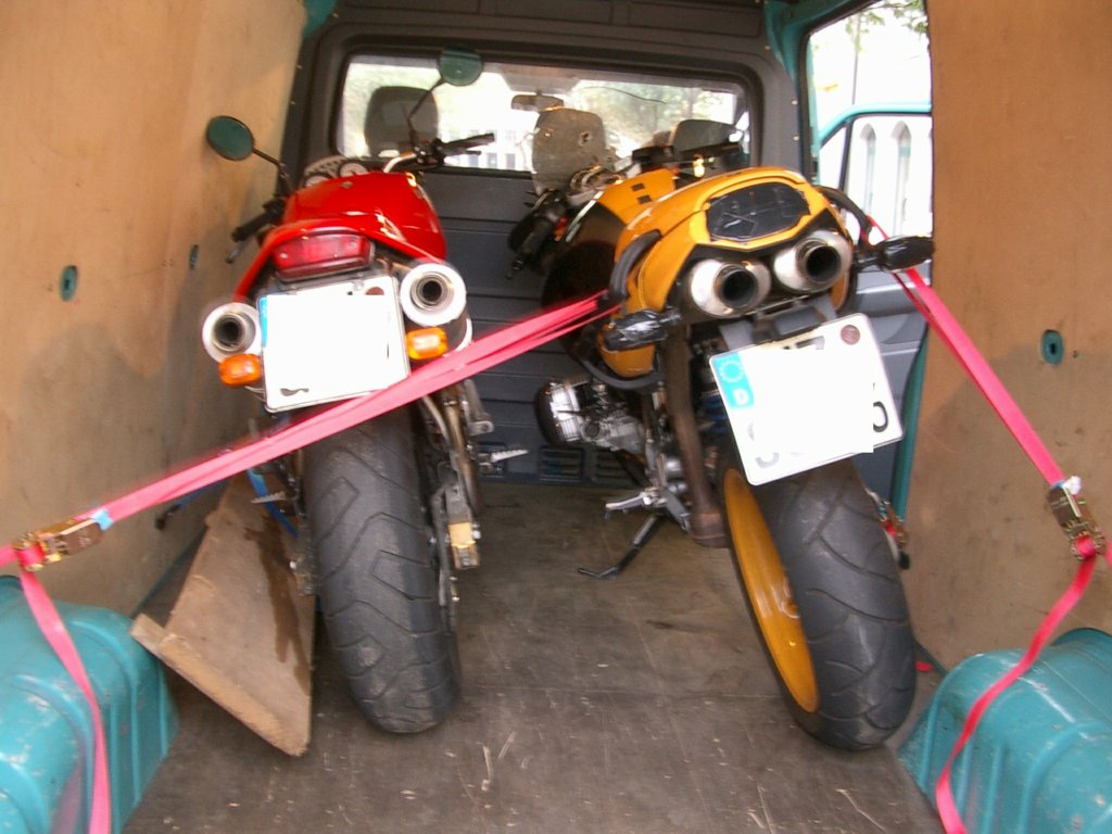 Adr02.jpg 
1,024 x 768 JPEG-compressed image 
(125,609 bytes)