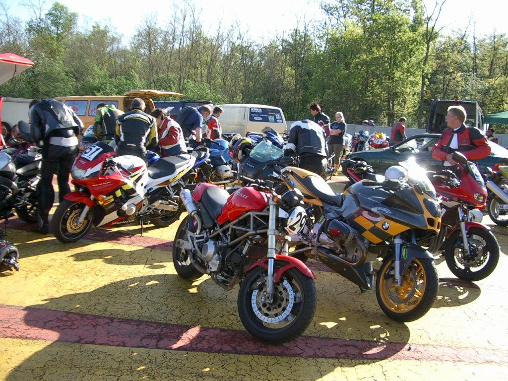 Adr06.jpg 
1,024 x 768 JPEG-compressed image 
(237,043 bytes)