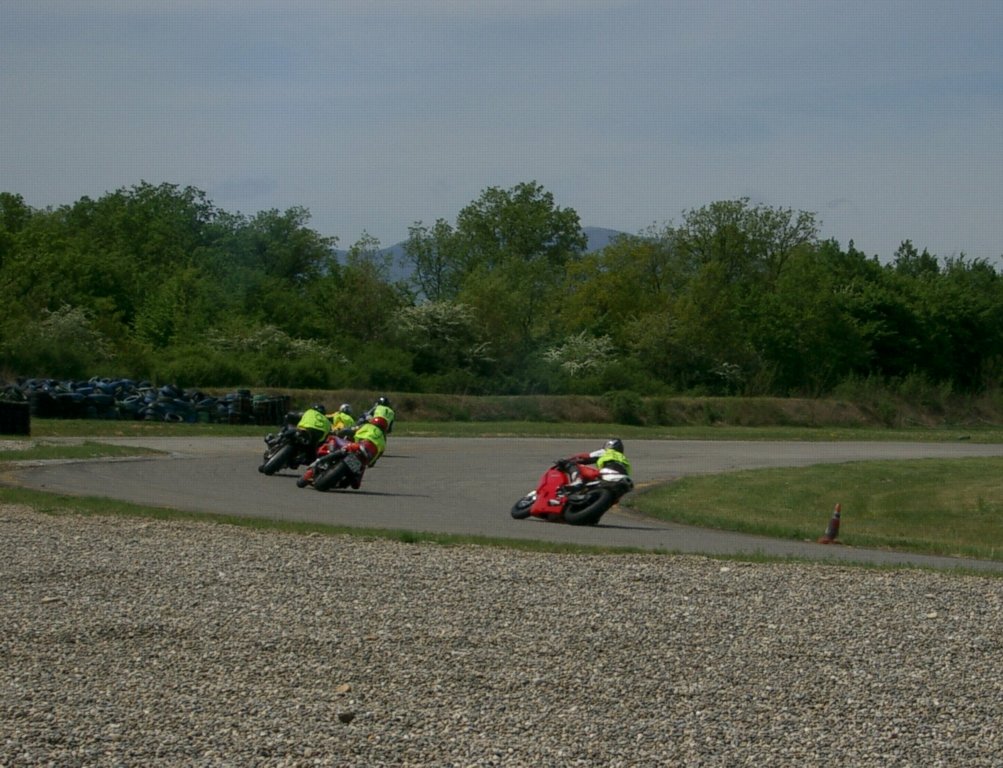 Adr21.jpg 
1,003 x 768 JPEG-compressed image 
(163,420 bytes)