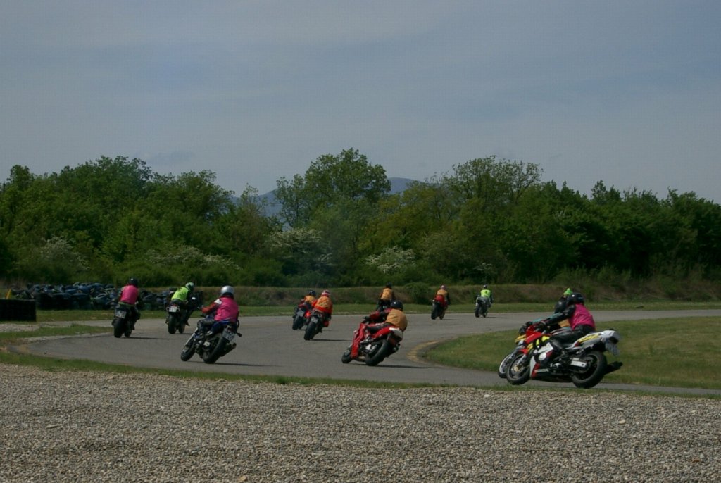 Adr22.jpg 
1,024 x 686 JPEG-compressed image 
(129,050 bytes)