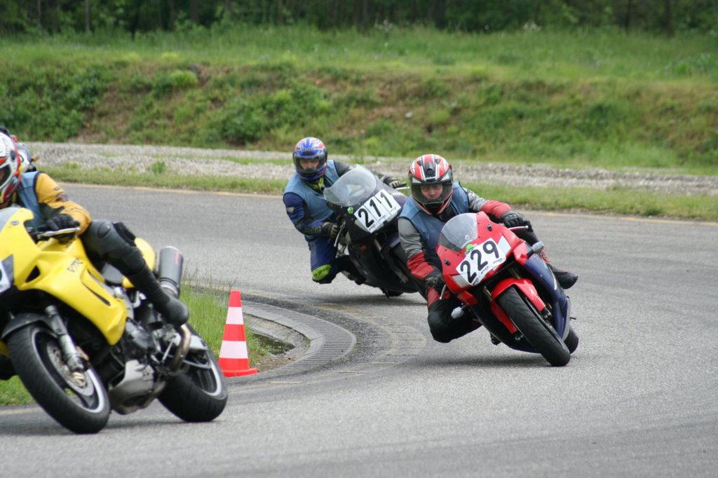 adr07.jpg 
1,024 x 682 JPEG-compressed image 
(136,627 bytes)