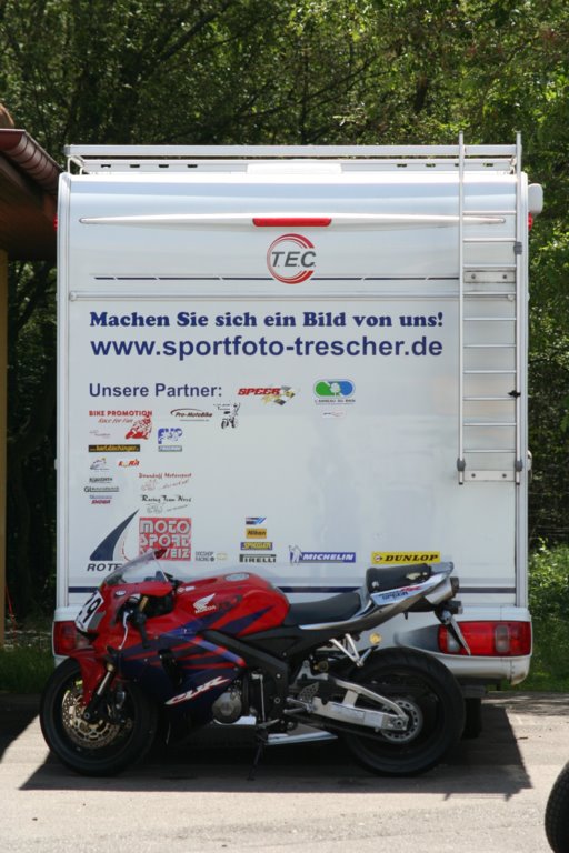 adr12.jpg 
512 x 768 JPEG-compressed image 
(86,412 bytes)