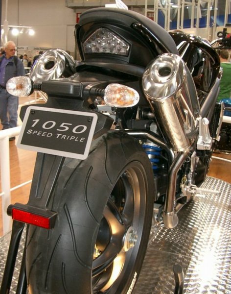 intermot0404.jpg 
472 x 600 JPEG-compressed image 
(75,141 bytes)