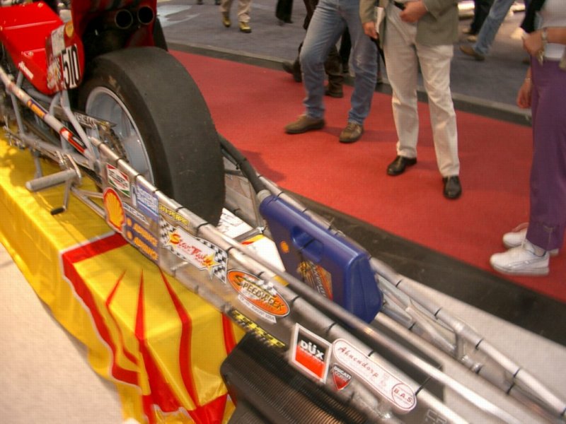 intermot0419.jpg 
800 x 600 JPEG-compressed image 
(91,700 bytes)