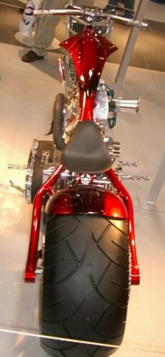 intermot0445.jpg 
236 x 510 JPEG-compressed image 
(28,125 bytes)