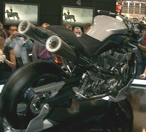 intermot0452.jpg 
478 x 433 JPEG-compressed image 
(46,499 bytes)