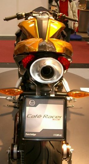 intermot0455.jpg 
286 x 528 JPEG-compressed image 
(36,793 bytes)